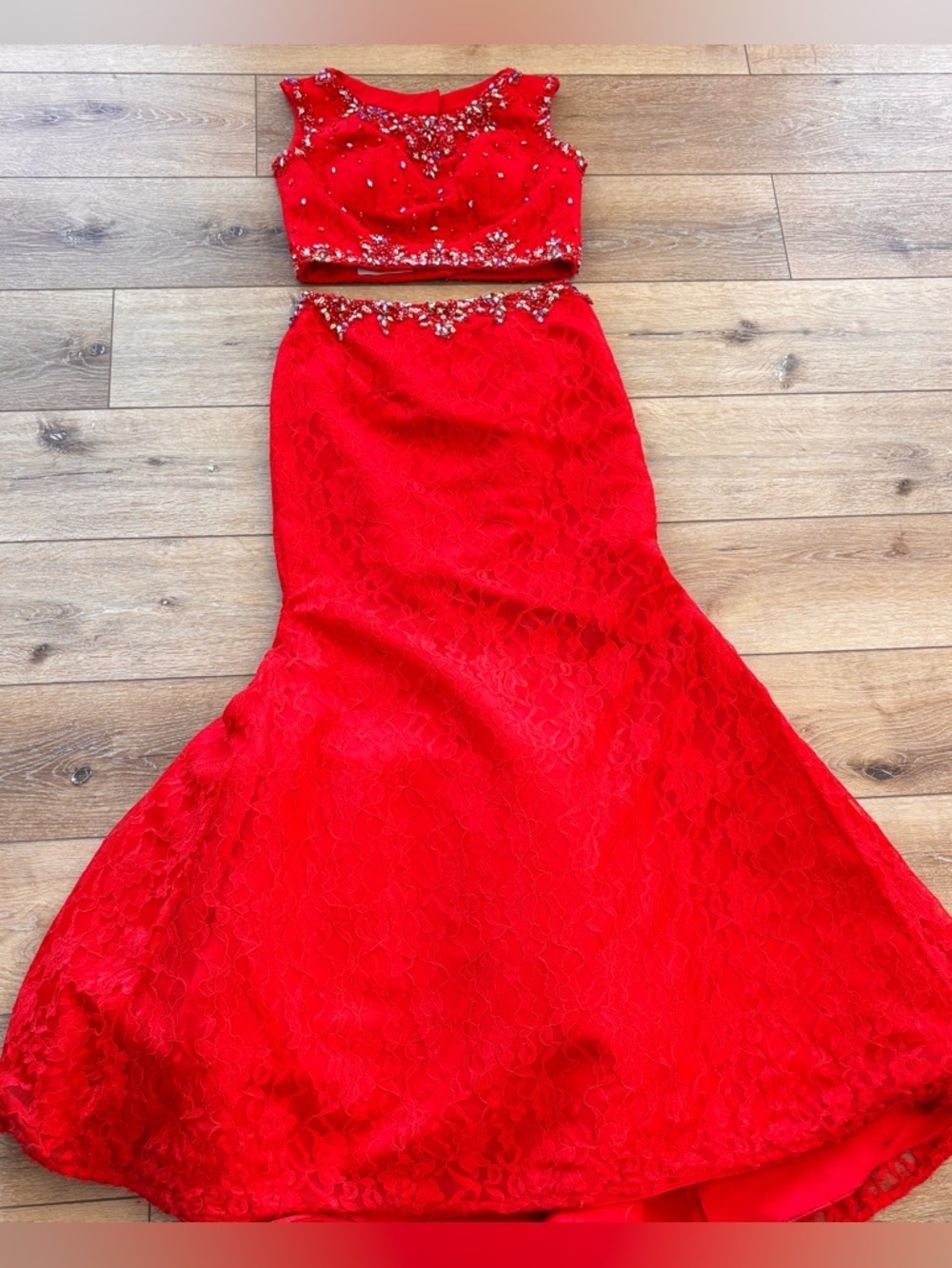 Mori Lee Prom Gown Dress Two-Piece Red Size 10 Beaded Bodice Lace Mermaid Skirt